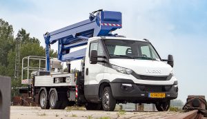 Compact 3117 Jib B(E) autohoogwerker 31 meter 17 zijdelings nieuw model Iveco goede